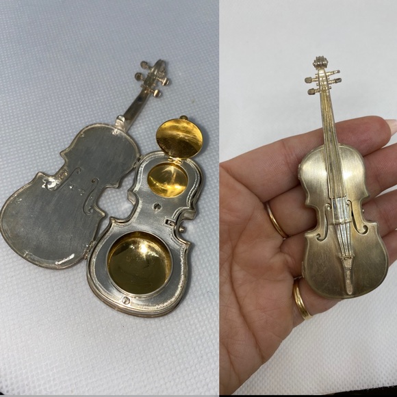 Jewelry - 🆕 Hand made Silver and Gold Pill box ✨HP✨